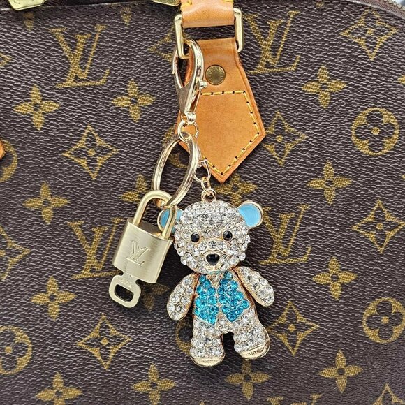 Authentic Louis Vuitton Lock & Key with unbranded Rhinstone Bear Bagcharm - Picture 2 of 7